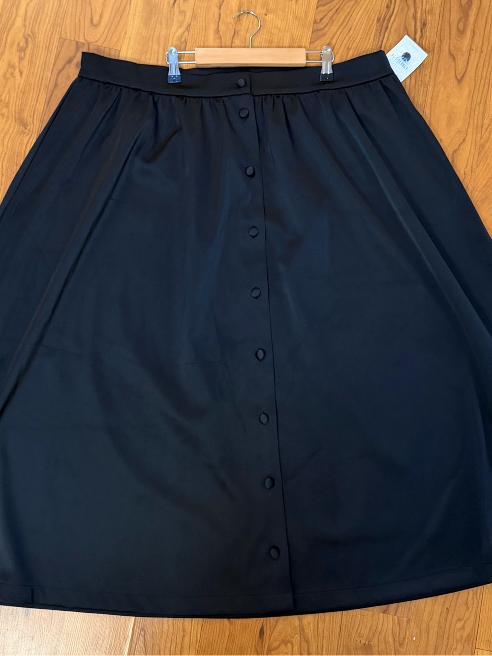 Forever 21 Black Plus-Size Midi Skirt (3X) 33 inches long